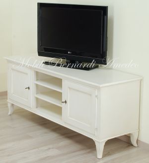 Low TV cabinet in white lacquered wood with 2 doors and open central compartment
